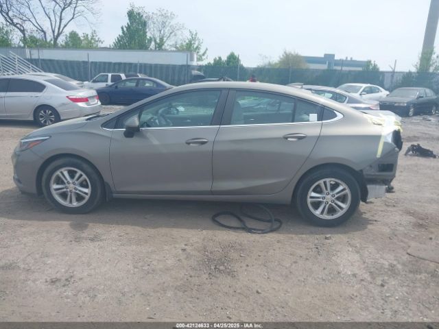 1G1BE5SMXH7131665 Chevrolet Cruze Lt Auto