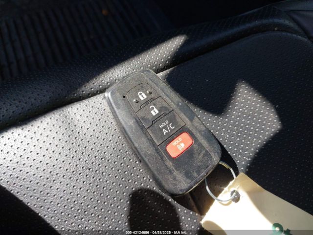 2022 TOYOTA PRIUS PRIME JTDKAMFP8N3212636 Photo 10