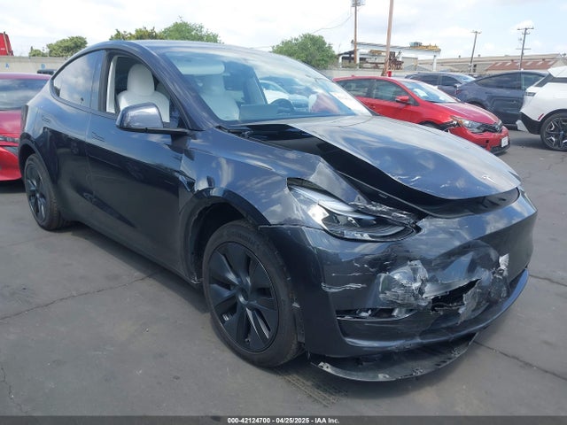 2025 TESLA MODEL Y 7SAYGDEE3SF241486 Photo 0