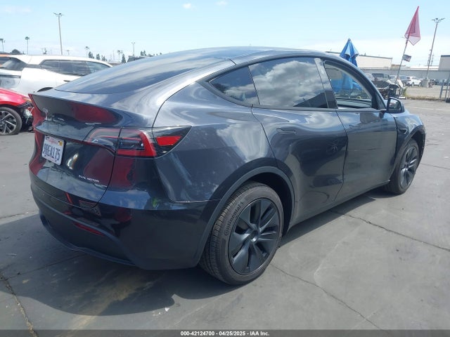 2025 TESLA MODEL Y 7SAYGDEE3SF241486 Photo 3