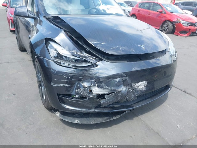 2025 TESLA MODEL Y 7SAYGDEE3SF241486 Photo 5