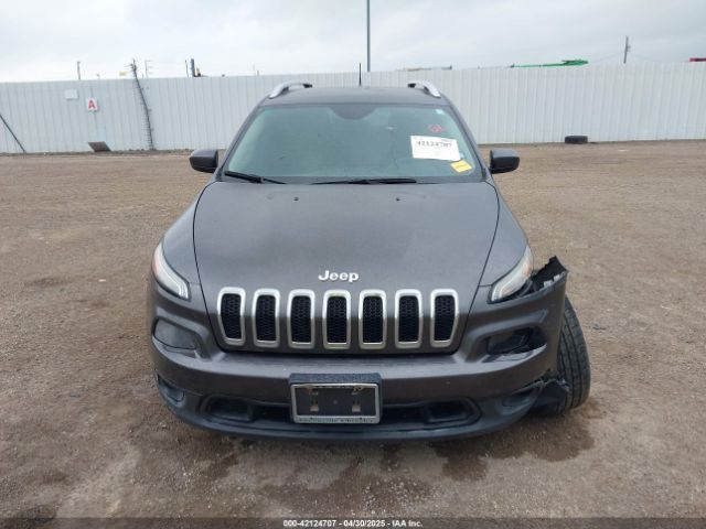 1C4PJLCB8GW370078 Jeep Cherokee Latitude