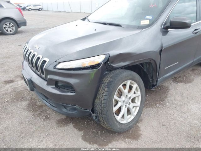 1C4PJLCB8GW370078 Jeep Cherokee Latitude