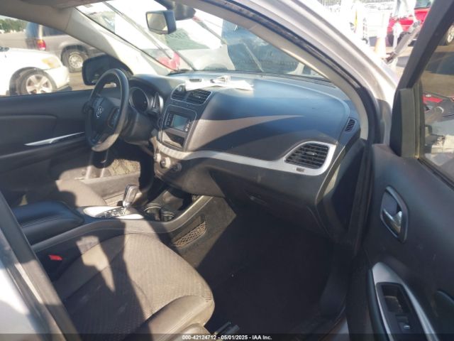 3C4PDCAB3JT517981 Dodge JOURNEY SE