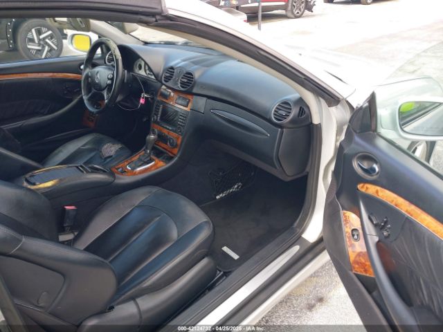 2007 MERCEDES-BENZ CLK 550 WDBTK72F37F222068 Photo 4