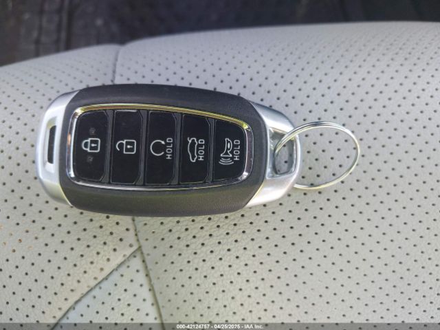 KMHLP4AG7NU359174 Hyundai Elantra Limited