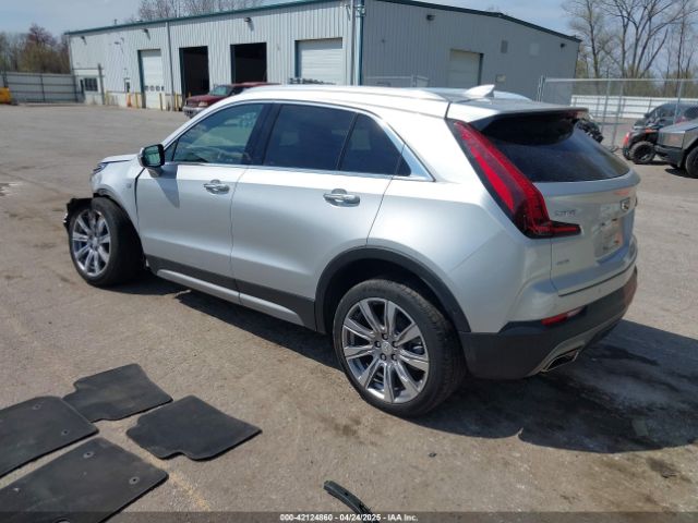 2022 CADILLAC XT4 1GYFZDR47NF157553 Photo 2