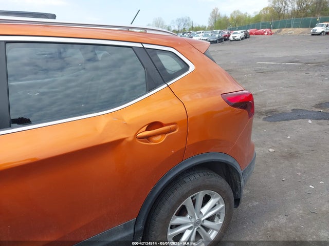 JN1BJ1CR2HW103602 Nissan Rogue Sport Sv