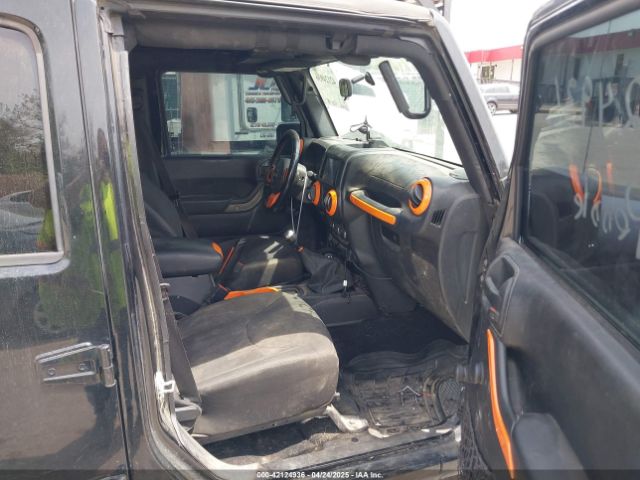 1C4BJWDG7GL124856 Jeep Wrangler Unlimited Sport