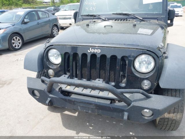1C4BJWDG7GL124856 Jeep Wrangler Unlimited Sport