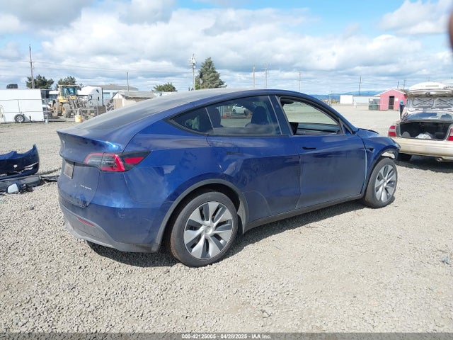 2024 TESLA MODEL Y 7SAYGAEE7RF991627 Photo 3