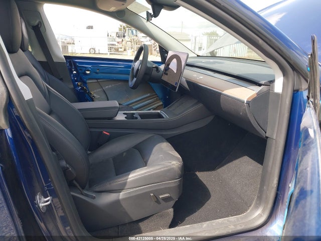 2024 TESLA MODEL Y 7SAYGAEE7RF991627 Photo 4