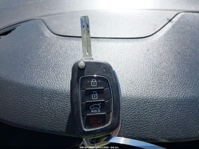 KM8J3CA47HU302593 Hyundai TUCSON SE
