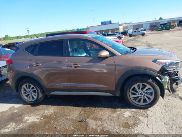 KM8J3CA47HU302593 Hyundai TUCSON SE