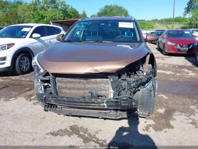 KM8J3CA47HU302593 Hyundai TUCSON SE