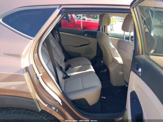 KM8J3CA47HU302593 Hyundai TUCSON SE