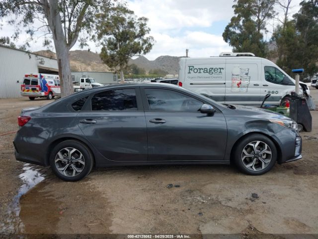 3KPF24AD4ME354906 KIA Forte Lxs