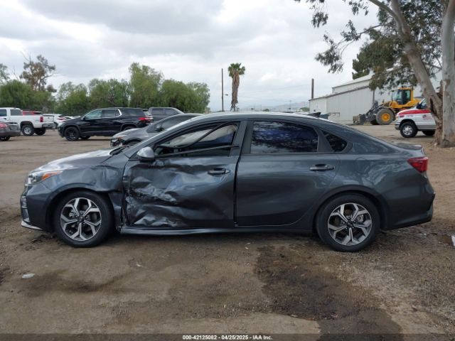 3KPF24AD4ME354906 KIA Forte Lxs