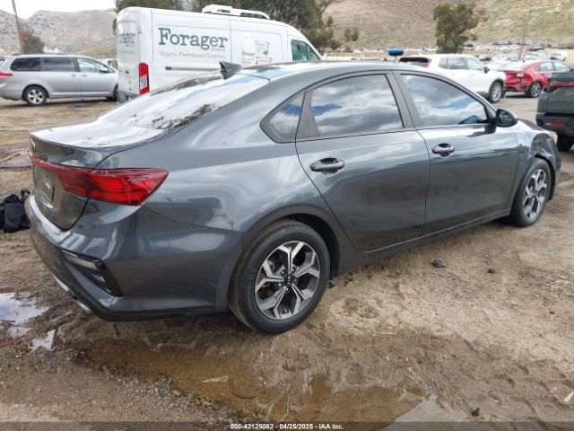 3KPF24AD4ME354906 KIA Forte Lxs