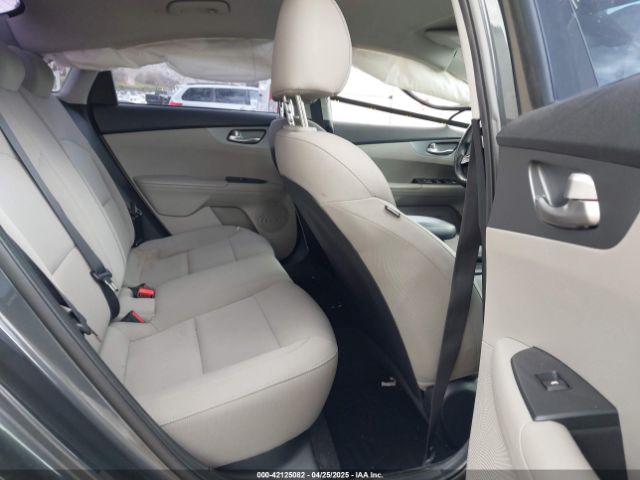 3KPF24AD4ME354906 KIA Forte Lxs