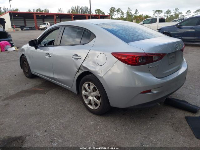 2018 MAZDA MAZDA3 3MZBN1U74JM175791 Photo 2