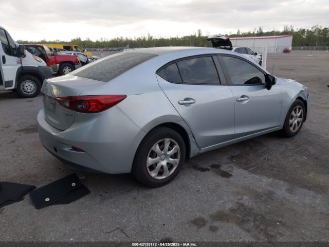 2018 MAZDA MAZDA3 3MZBN1U74JM175791 Photo 3
