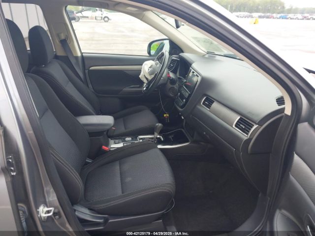 JA4AZ3A34HZ062894 Mitsubishi Outlander Se
