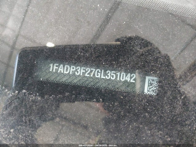 1FADP3F27GL351042 Ford FOCUS SE