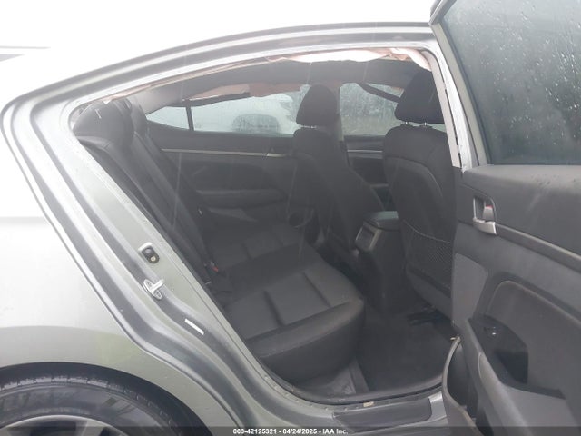 KMHD84LFXHU245602 Hyundai Elantra Value Edition