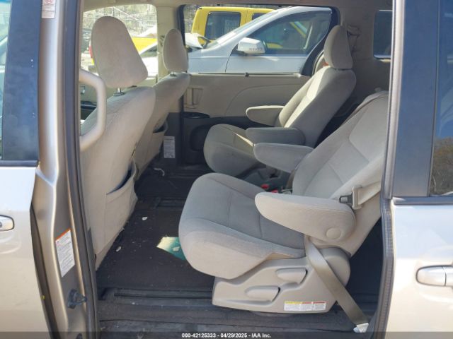 5TDKK3DC6FS663023 Toyota Sienna Le 8 Passenger