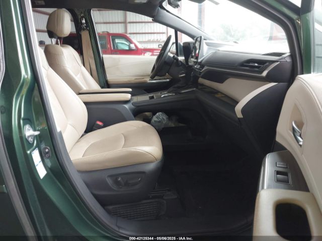 5TDZSKFC8MS007554 Toyota Sienna Limited