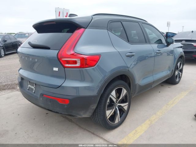 2022 VOLVO XC40 RECHARGE PURE ELECTRIC YV4ED3UR9N2692112 Photo 3