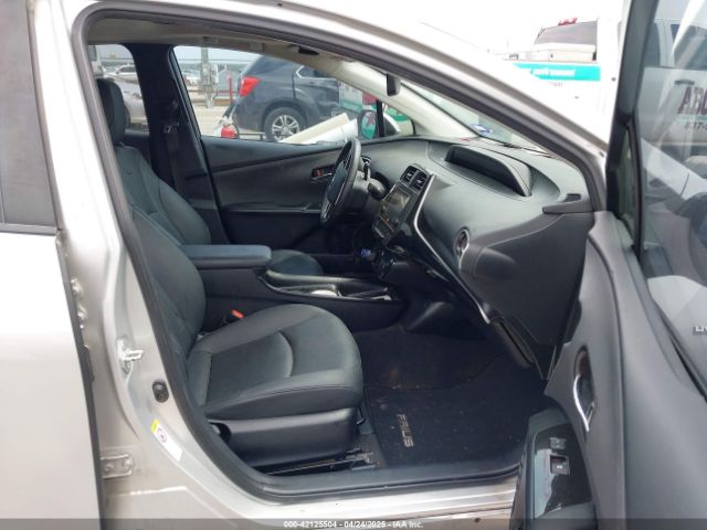 JTDKARFU5G3008768 Toyota Prius Four