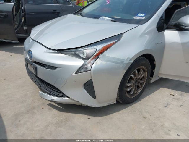 JTDKARFU5G3008768 Toyota Prius Four