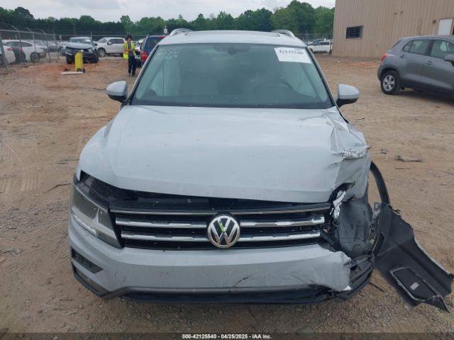 3VV3B7AXXJM039125 Volkswagen Tiguan 2.0t Se/2.0t Sel