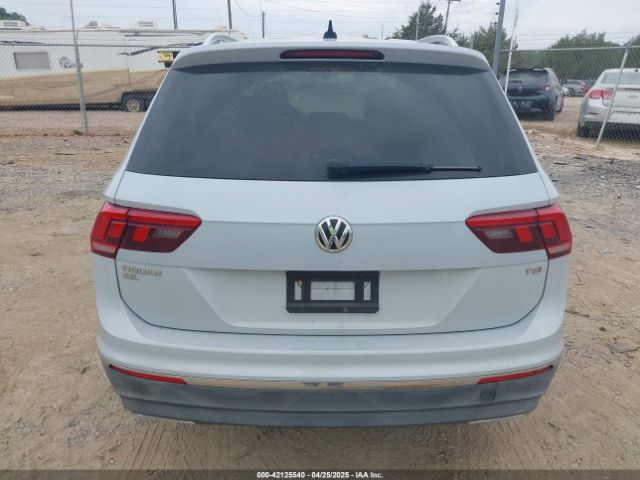 3VV3B7AXXJM039125 Volkswagen Tiguan 2.0t Se/2.0t Sel