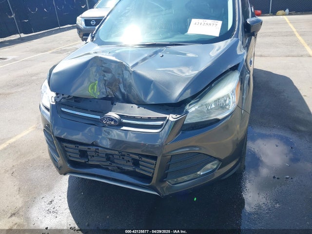 1FMCU9G93GUC45724 Ford ESCAPE SE