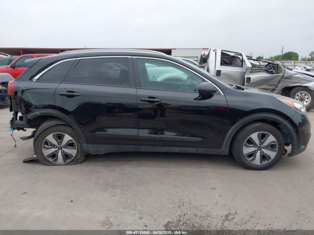KNDCB3LC7H5055316 KIA NIRO LX
