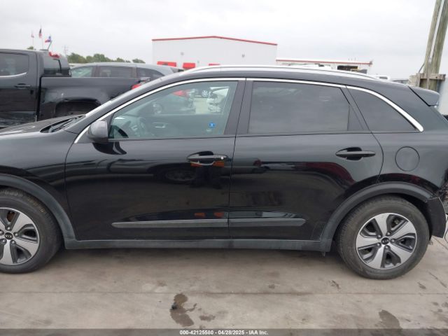 KNDCB3LC7H5055316 KIA NIRO LX