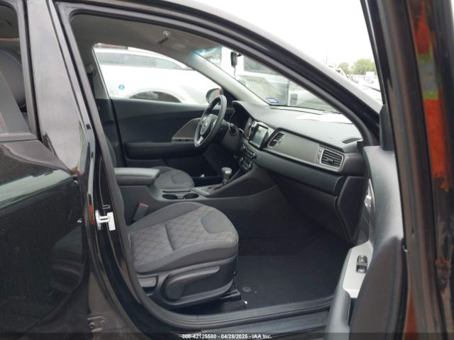 KNDCB3LC7H5055316 KIA NIRO LX