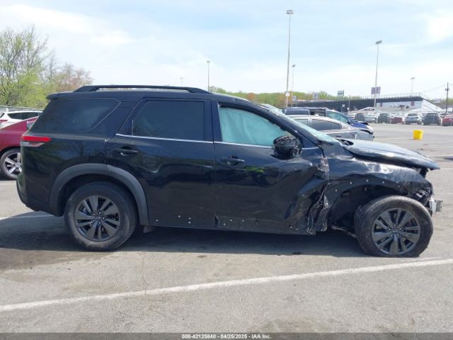5N1DR3BA6NC215155 Nissan Pathfinder