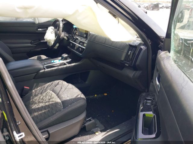 5N1DR3BA6NC215155 Nissan Pathfinder