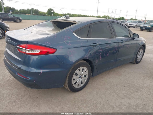 3FA6P0G79KR148004 Ford 2019
