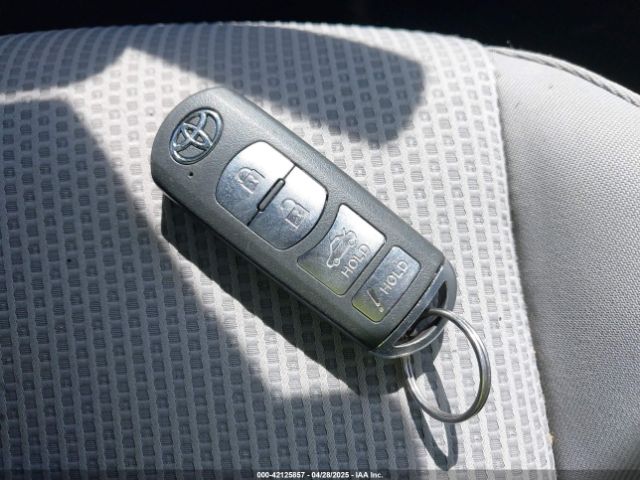 2019 TOYOTA YARIS 3MYDLBYV3KY503066 Photo 10