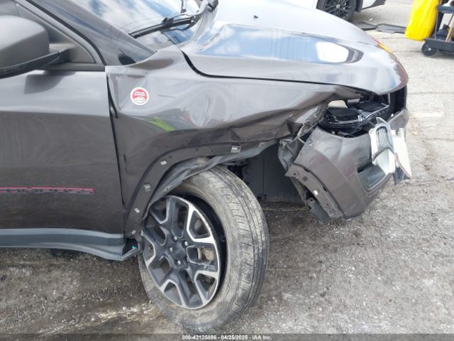 3C4NJDDB6MT561074 Jeep Compass Trailhawk 4x4