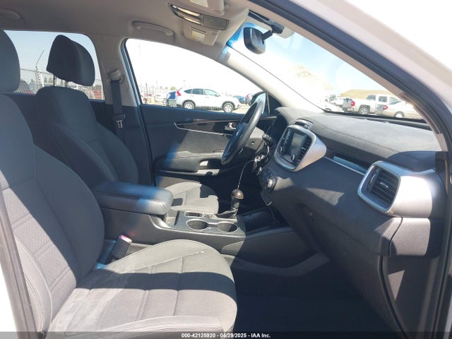 5XYPGDA59HG307040 KIA Sorento 3.3l Lx