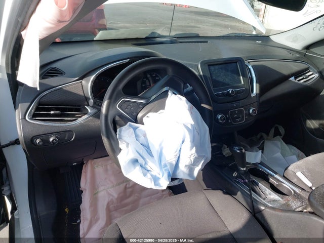 1G1ZE5ST4HF157805 Chevrolet MALIBU 1LT