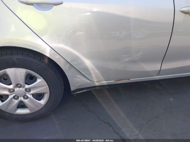 KNAFK5A85H5667342 KIA FORTE LX