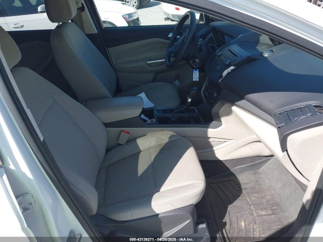 1FMCU9GD3HUA40233 Ford ESCAPE SE