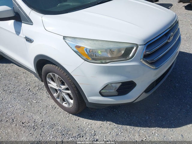 1FMCU9GD3HUA40233 Ford ESCAPE SE